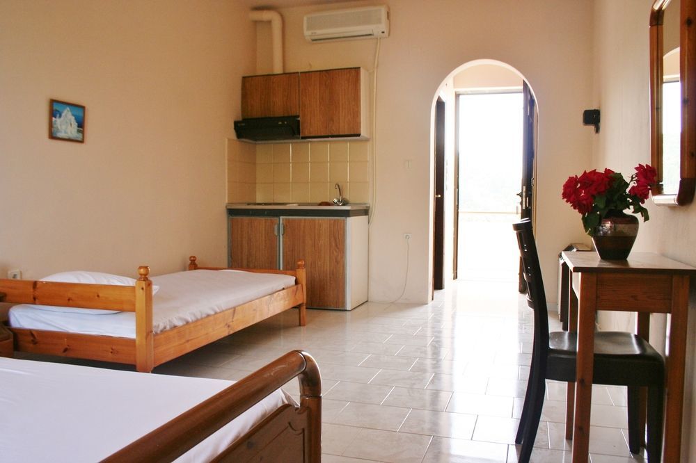 Ataviros Hotel Émbonasz Kültér fotó
